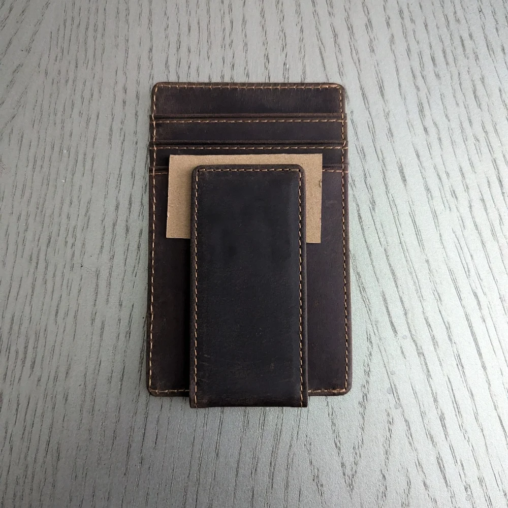 Amazon Essentials Men's slim wallet With RFID